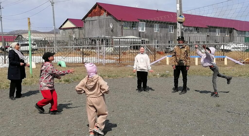 В честь Международного дня защиты детей библиотекари села Апука провели для детей развлекательную программу.